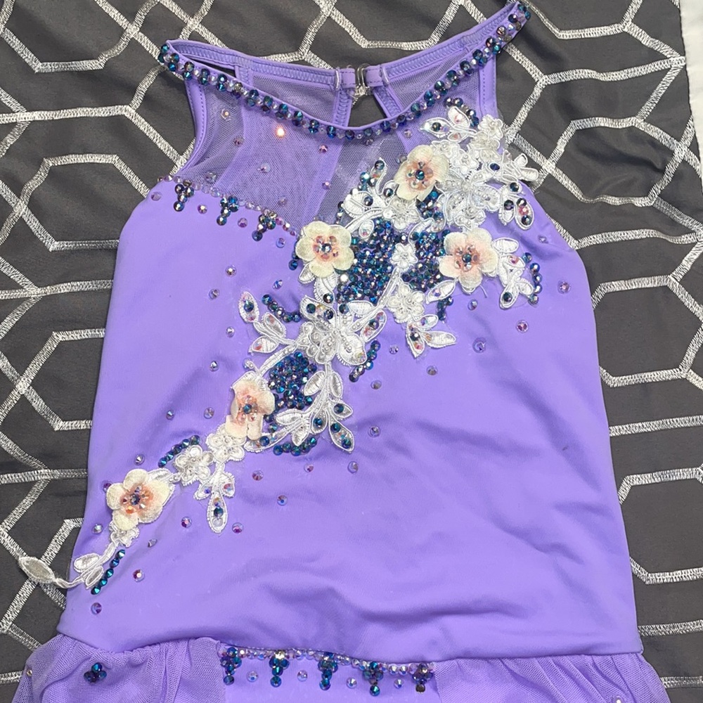 Dance Costume - Picture 2 of 10
